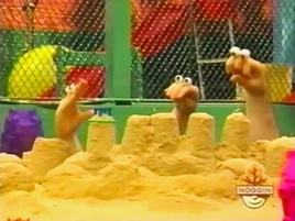 Oobi-shorts-Prince-finished-castle