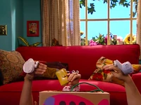 Oobi-Uma-Trip-the-plane.png (677 KB) Uma waits for the plane pilot...