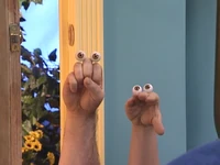 Oobi-Piano-Lesson-Oobi-and-Grampu.png (467 KB) Oobi and Grampu saying "bye"