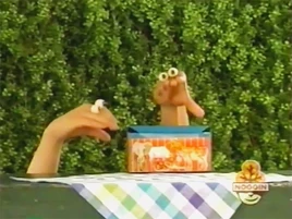 Oobi-shorts-Animal-Cookies-Kako-arrives