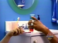 Oobi-shorts-Toothpaste-Kako-tries.jpg (131 KB) Kako tries...