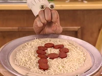 Oobi-Make-Pizza-Grampu-game.png (736 KB) The second pizza