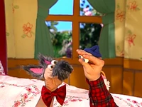 Oobi-Theater-Oobi-whispers-to-Angus.png (697 KB) Oobi whispers to Angus
