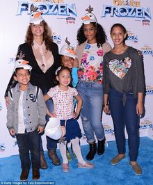 Dascha and her three kids at the Frozen premiere 2014