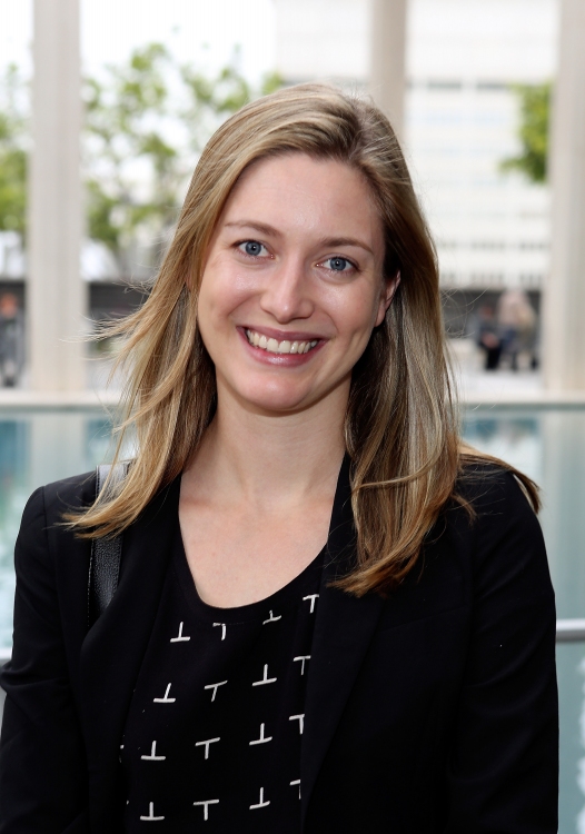 Zoe Perry Hot
