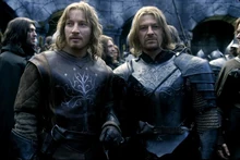 Faramir ve abisi Boromir, Cadı-kral Osgiliath'a saldırdığı sırada