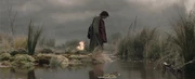 Frodo bataklıklardan geçerken.