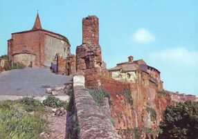 2684 orvieto quartiere medioevale bastioni e chiesa s giovanni