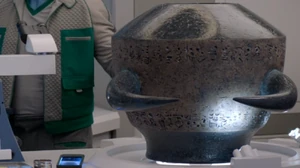 Lopovian birthing bucket