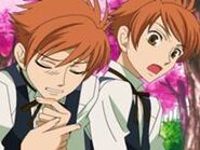 Injuredtwin.jpg (9 KB) Hikaru, more distressed than necessary.