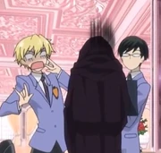 Nekozawa talking to the Host Club.