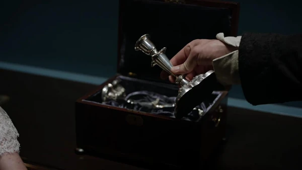 T04E03 Candelabros