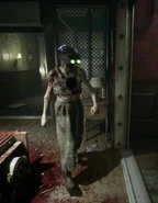 В комнате с дробилкой.