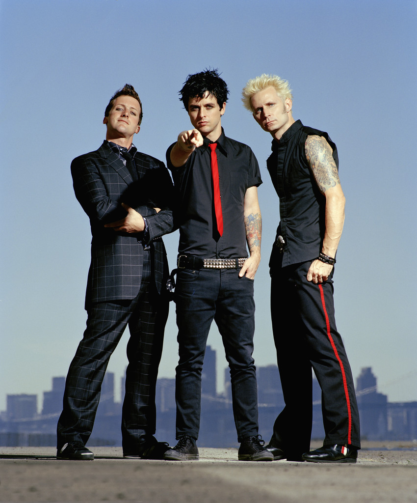 Green Day выпустила клип на новую песню, Back in the USA. Посмотрите его здесь К
