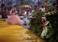 Wizardofoz-movie-screencaps.com-2530.jpg (1.37 MB)