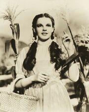 02-Judy-Garland-Wizard-of-Oz~2