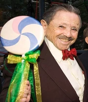 180606-jerry-maren-munchkin-obit-2009-ac-717p d73e42dd15f73881655387f07f028aa0.nbcnews-fp-1024-512