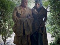 Olenna walks with Varys