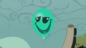 Discord turning his head into a balloon S2E1