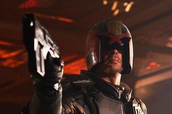 Karl urban as judge dredd2