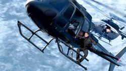 Mission-impossible-fallout-tom-cruise-helicopter-22532-resized