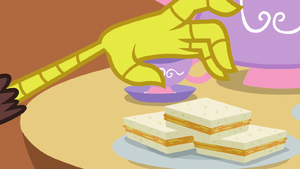 Discord reaching for carrot-ginger sandwiches S7E12