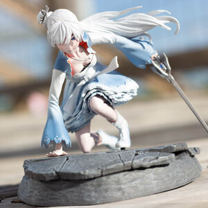 Weiss Figurine01