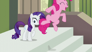 Pinkie Pie jumps while spelling Maud's name M S6E3