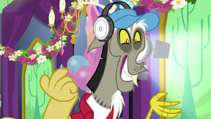 Discord with a big excited grin S7E1