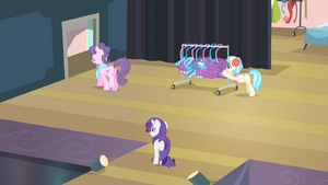 Rarity ...make all of those outfits out of it so fast S4E08