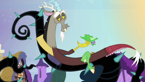 Discord using Gummy as a nail file S4E02