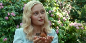 Miss-peregrine-s-home-for-peculiar-children-Emma-Bloom-Ella-Purnell.jpg