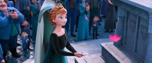 Anna asks Gale to deliver a letter to her big sister