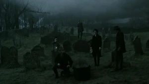 Sleepy-hollow-movie-screencaps.com-2878.jpg (878 KB) Ichabod and Young Masbath digging up Emily Winship's grave.