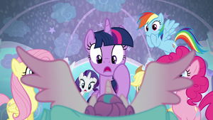 Mane six shocked to see Flurry Heart's wings