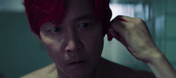 Gi-hun finds chip S2 EP1
