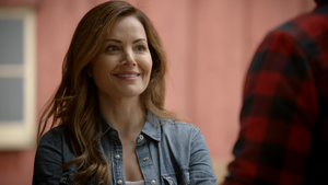 Erica Durance as Smallville Lois Lane of Earth-167 in the Arrowverse's Crisis on Infinite Earths.