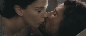 Arwen kissing
