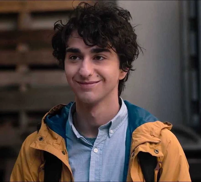 Милые обманщицы спенсер. Алекс вулф джуманджи. Алекс дрейк. Милые обманщицы спенсер близнец. Спенсер джуманджи.