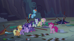 Main ponies laugh over their misfortune S8E13