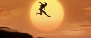 Chen Xiang running at the sunset