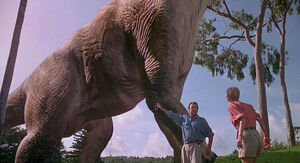 Alan and Ellie seeing a living Brachiosaurus.