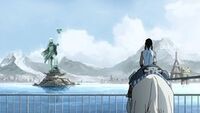 S1E1 Looking at her predecessor's statue