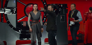 TLJ Daisy Ridley and Rian Johnson - behind the scenes