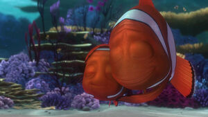 Nemo and Marlin embrace