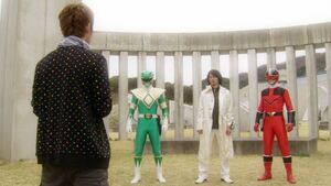 DragonRanger's spirit, together with Mikoto Nakadai (AbareKiller) and TimeFire appearing before Gai Ikari.