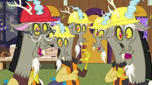 Discord's duplicates impressed by his decorating S7E12