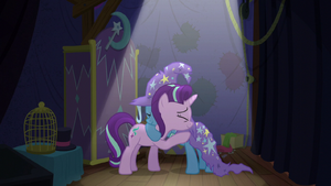 Starlight and Trixie hugging S6E6