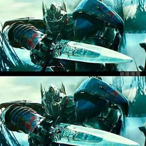 Optimus Prime being ready to fight the Infernocons