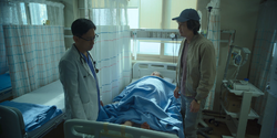 Gi-hun at the hospital EP2